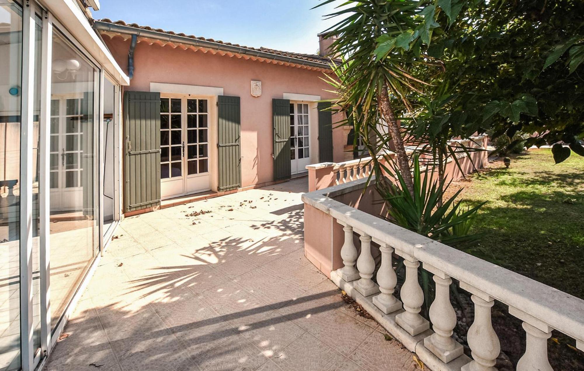 Gorgeous In Orange With Indoor Swimming Pool *